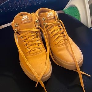 Nike SB Charge Mid Skate Shoe